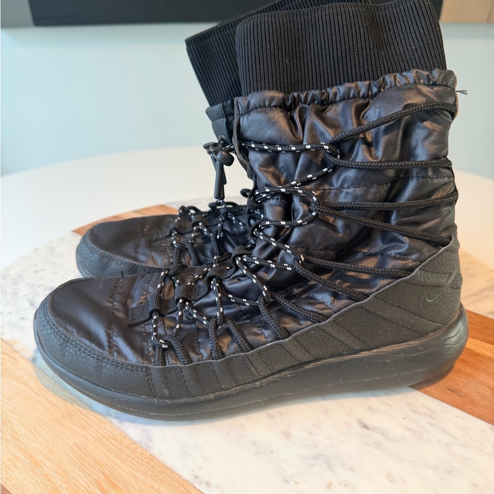 Nike Roshe Hi 2 Black Quilted Sneakers 861707-001